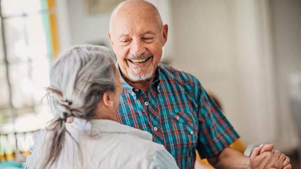 
		Elderly couple dancing
	