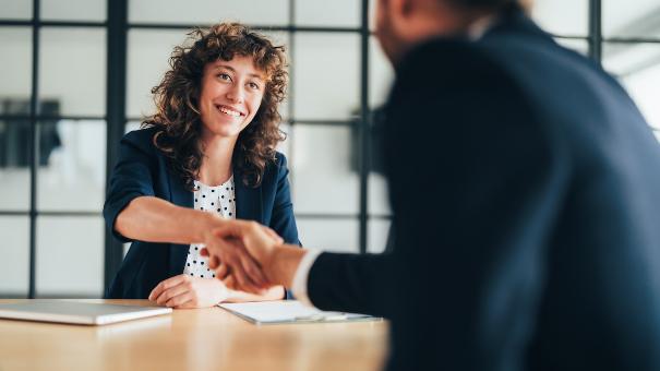 
		Businesswoman advises companies with outplacement consulting
	