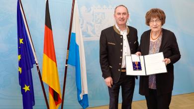
		Minister of State Hubert Aiwanger and pme founder Gisela Erler
	