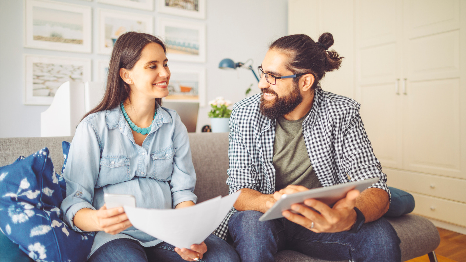 A family gets help with applying for child benefit