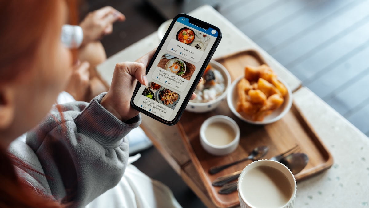 Smartphone takes a photo of food